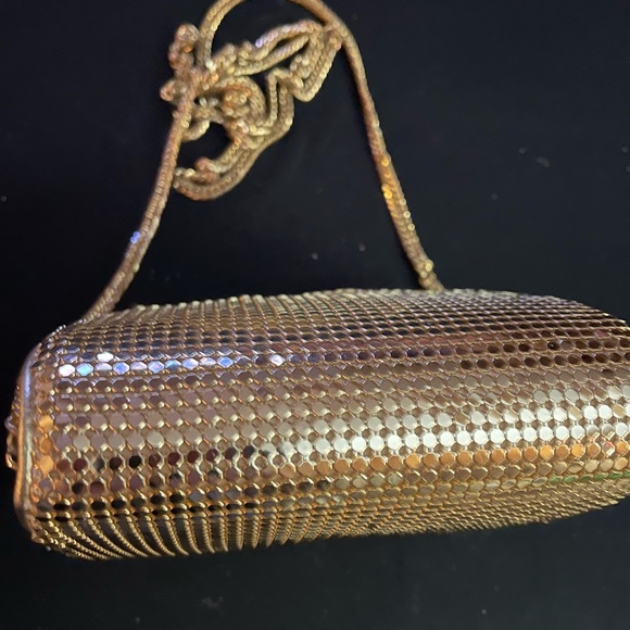 Vintage Signed Whiting and Davis Evening Bag - Picture 3 of 10